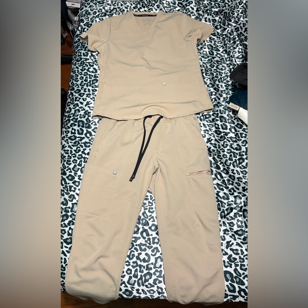 Fabletics Scrubs SET - Top & bottom